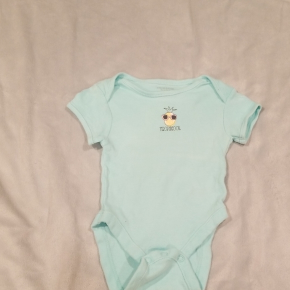 Carters onsie - Picture 2 of 7